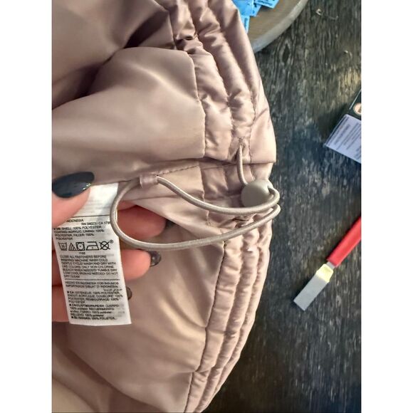 Old Navy Lavender Blush Puffer Vest sz 2X EUC - Picture 8 of 9